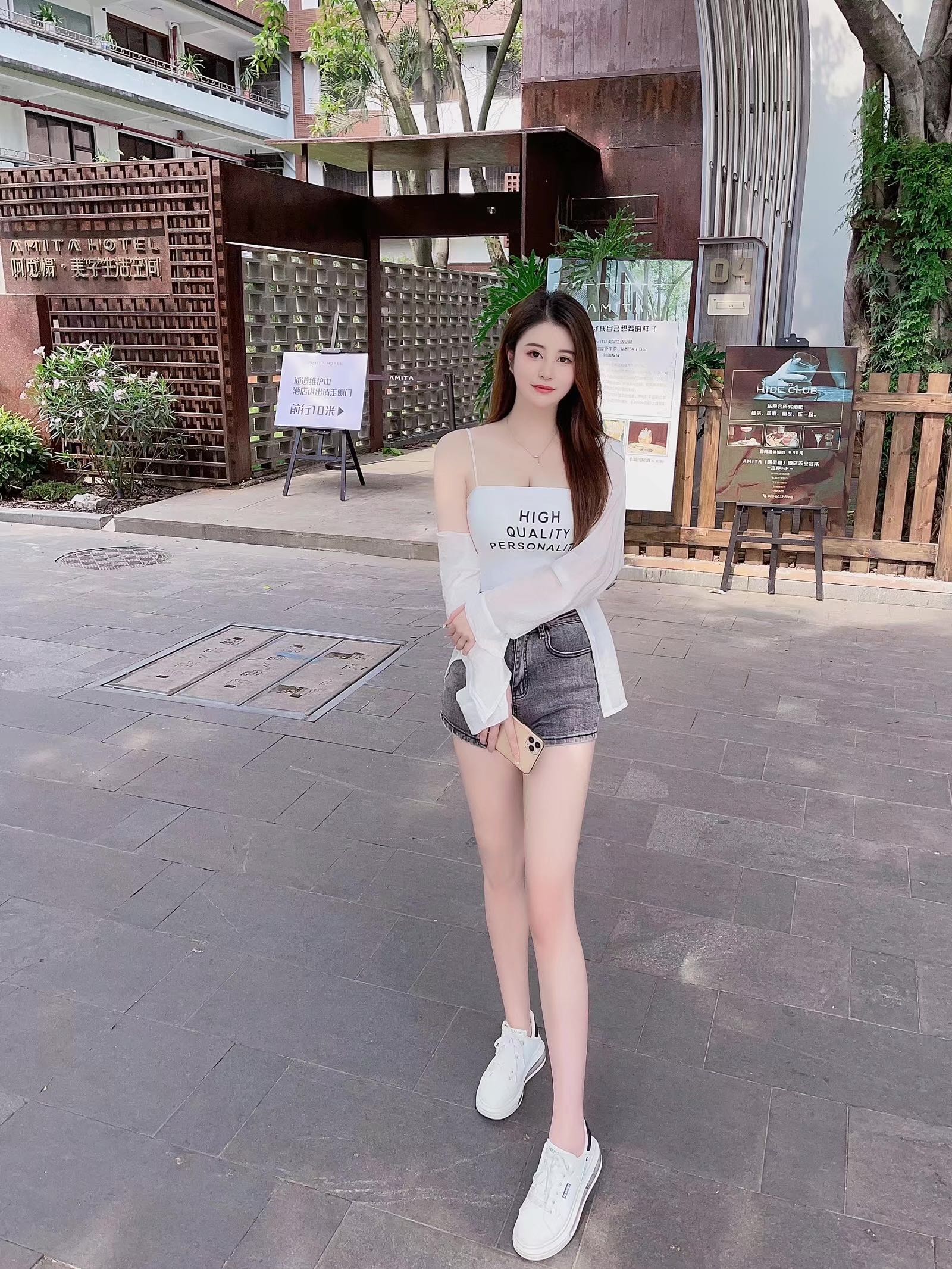 天河区漂亮的大奶甜甜妹子