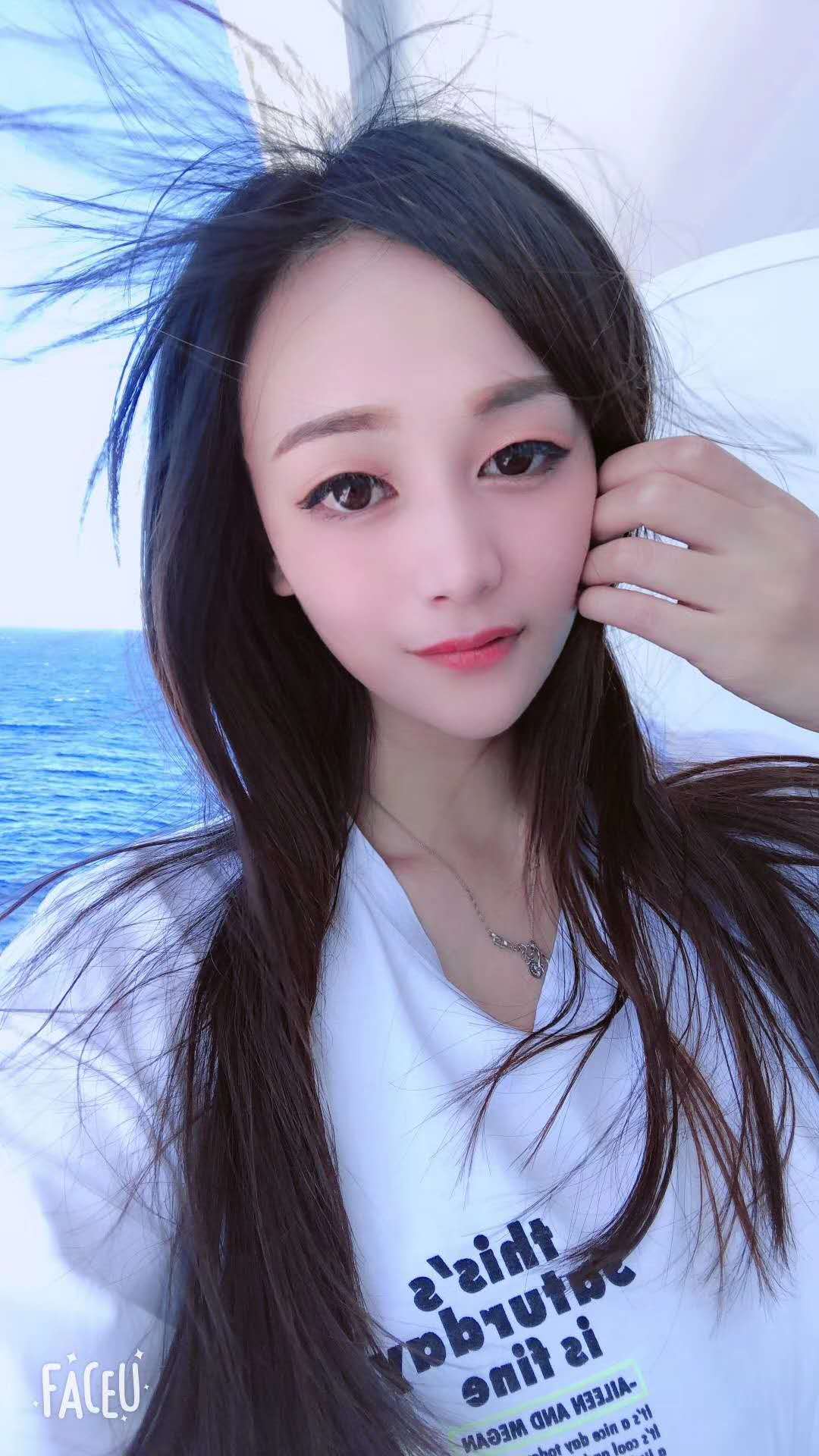 童颜巨乳，萌萌F罩杯 很满意的一次体验