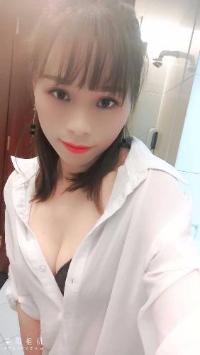 白云江夏身材高挑丰满甜甜